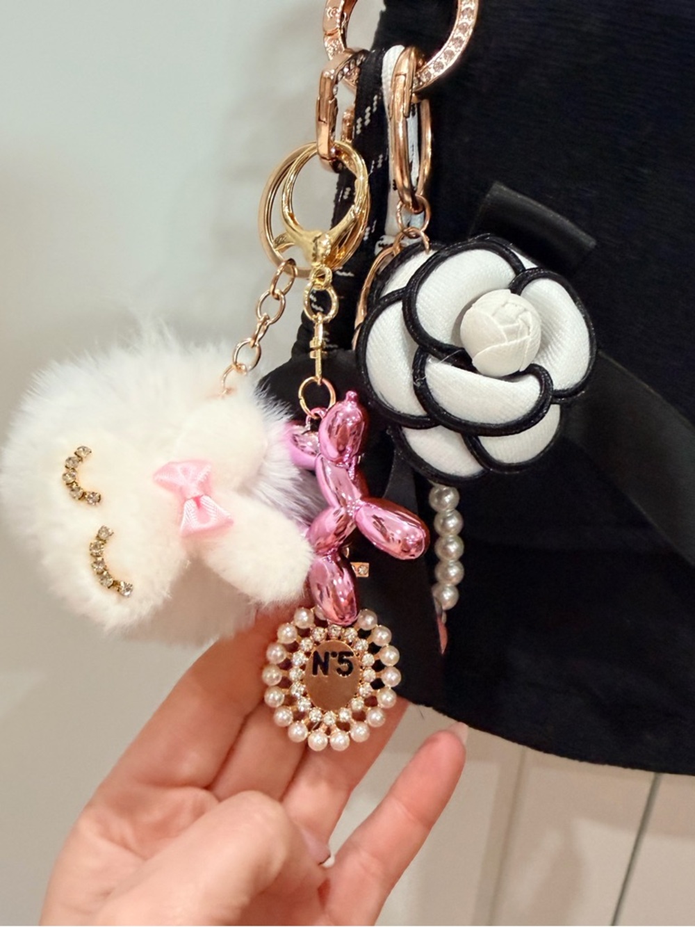 Precision Black c/ White CC Logo Bag, Novelty Keychain & Pink/Black Twilly - New - Picture 9 of 11